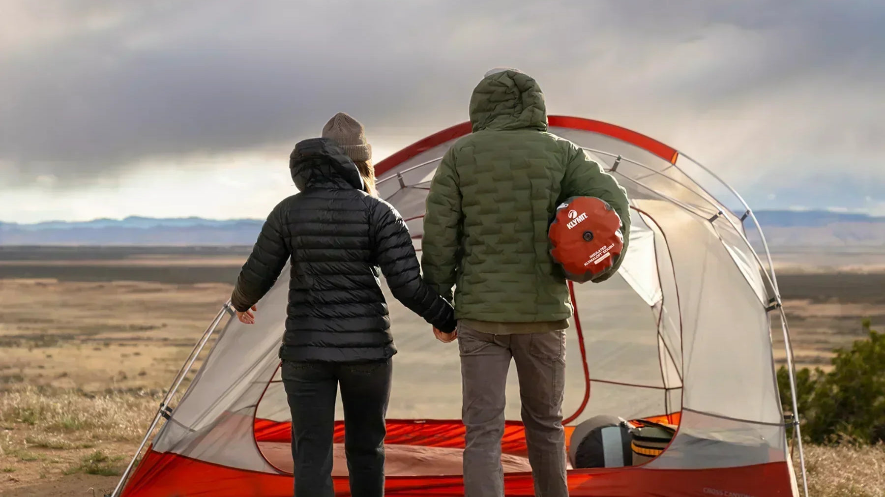 Valentine’s Day Gift Guide for Couples: The Ultimate Cozy Camping Setup