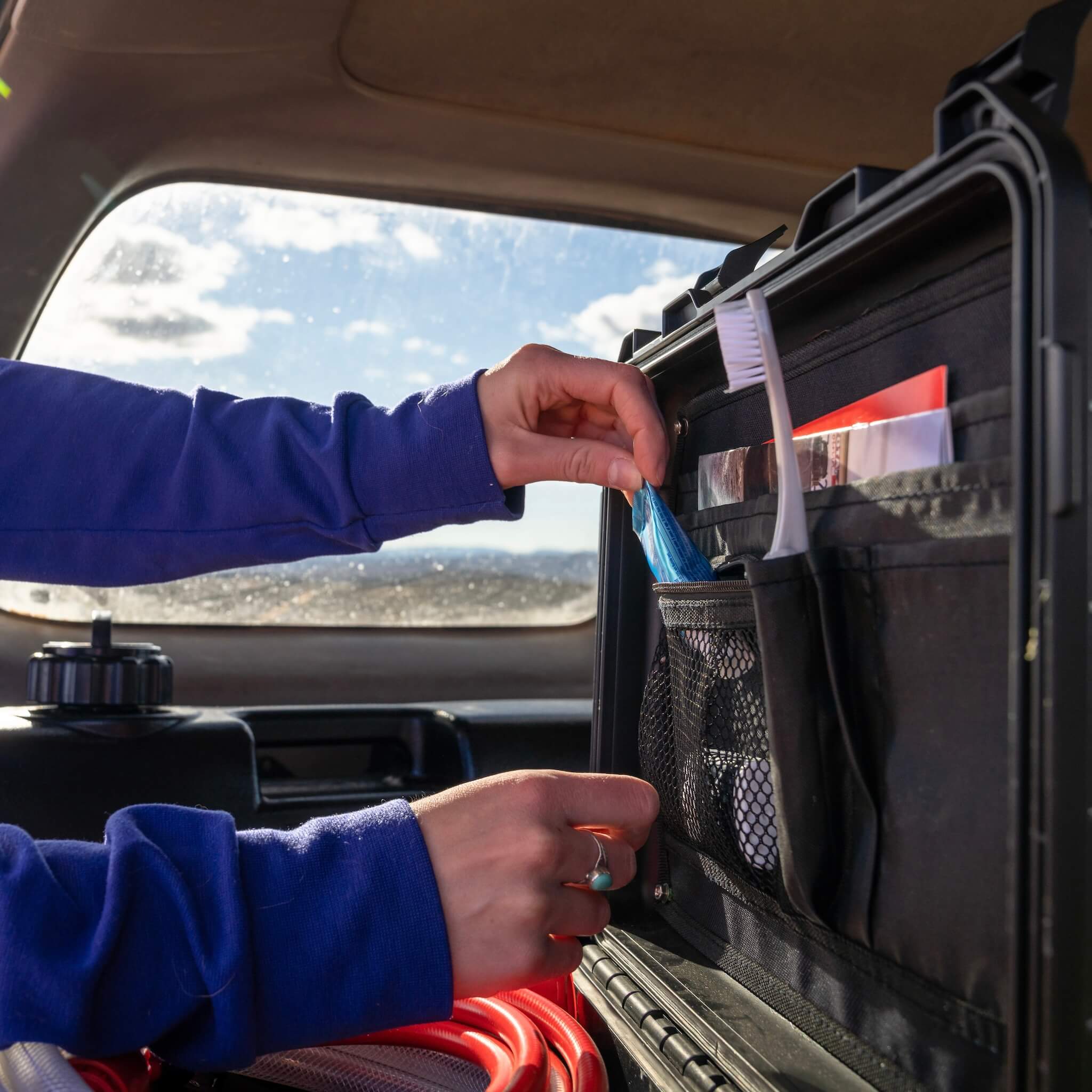 HydroSpray, Black, Lifestyle Storage Pockets