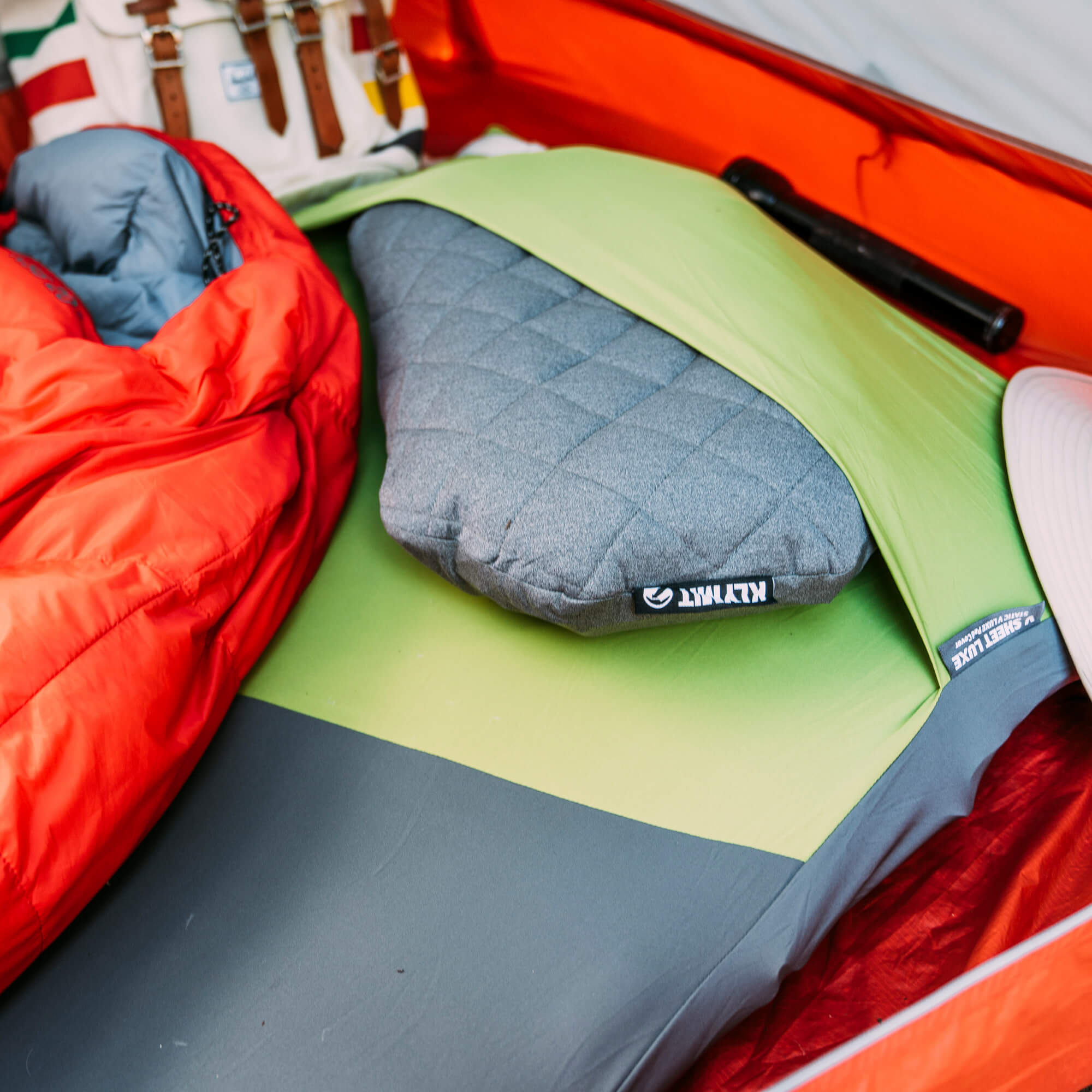 V Sheet, Green/Gray Luxe, Lifestyle Pillow and Sheet