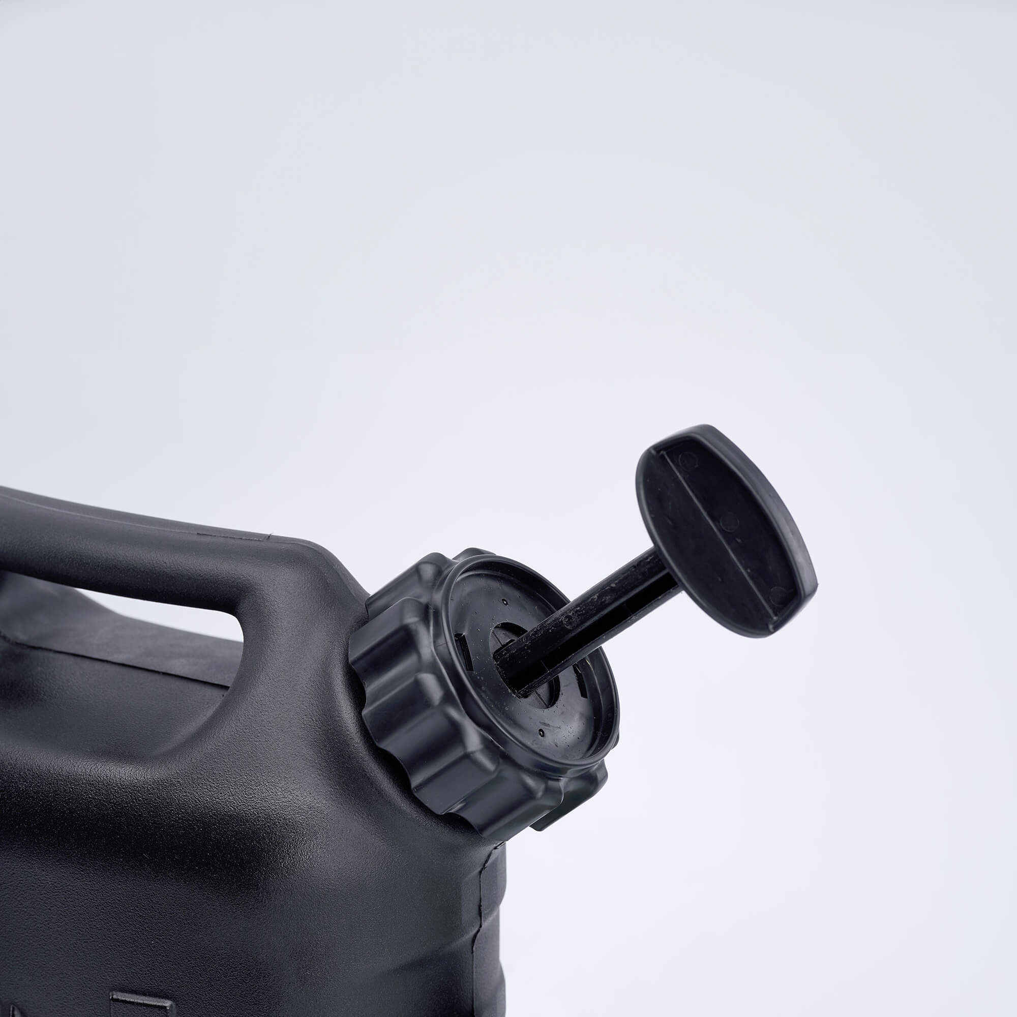 WaterPORT 2.0 Gallon Water Tank, Black, Pump Cap