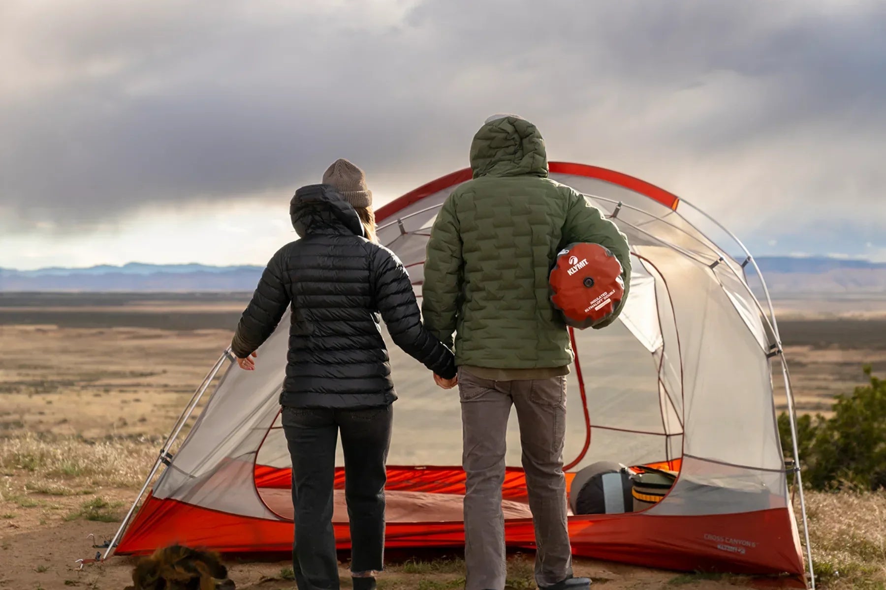 Valentine’s Day Gift Guide for Couples: The Ultimate Cozy Camping Setup