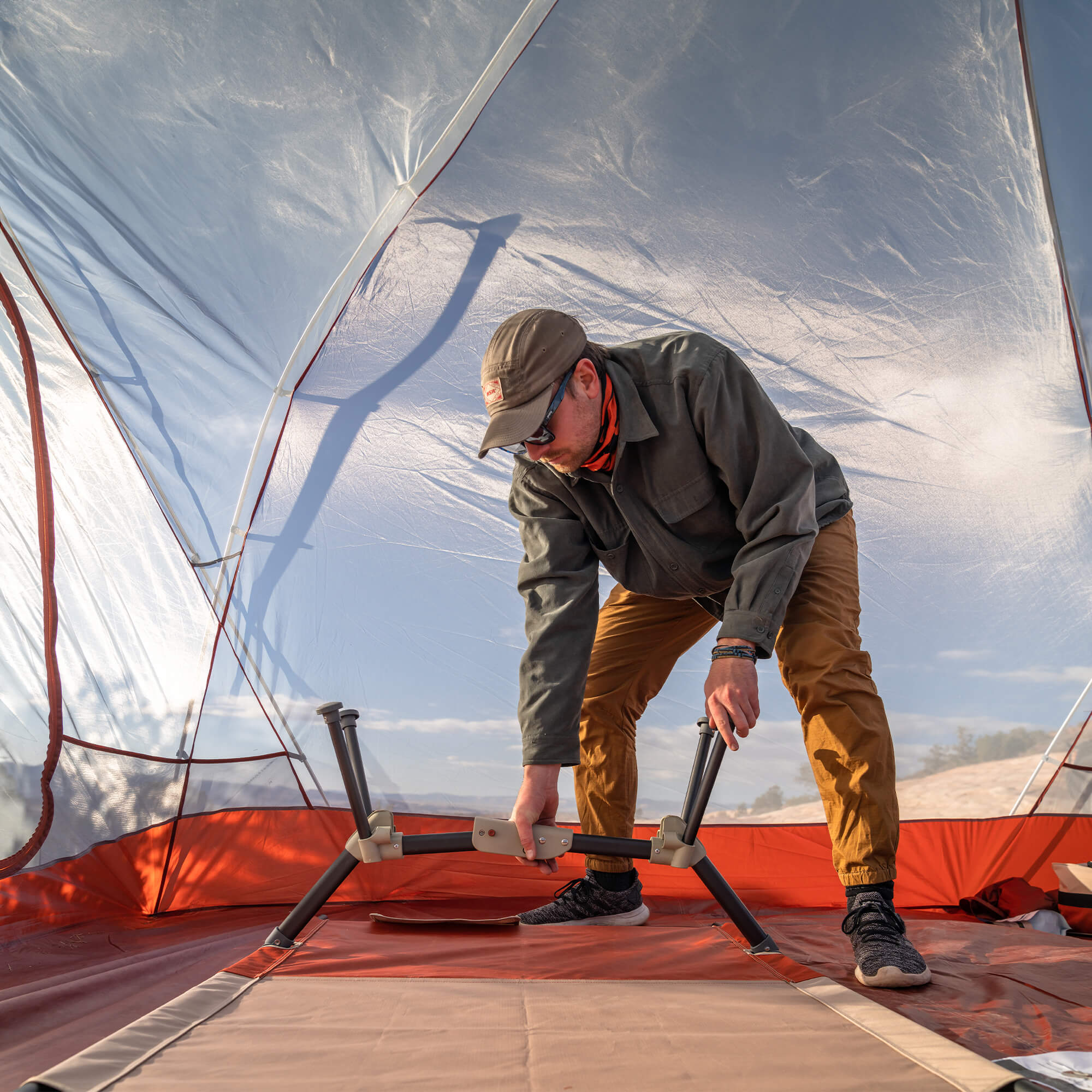 all-groups Cedar Mesa Cot, Recon/Red, Lifestyle Setting up the Cot