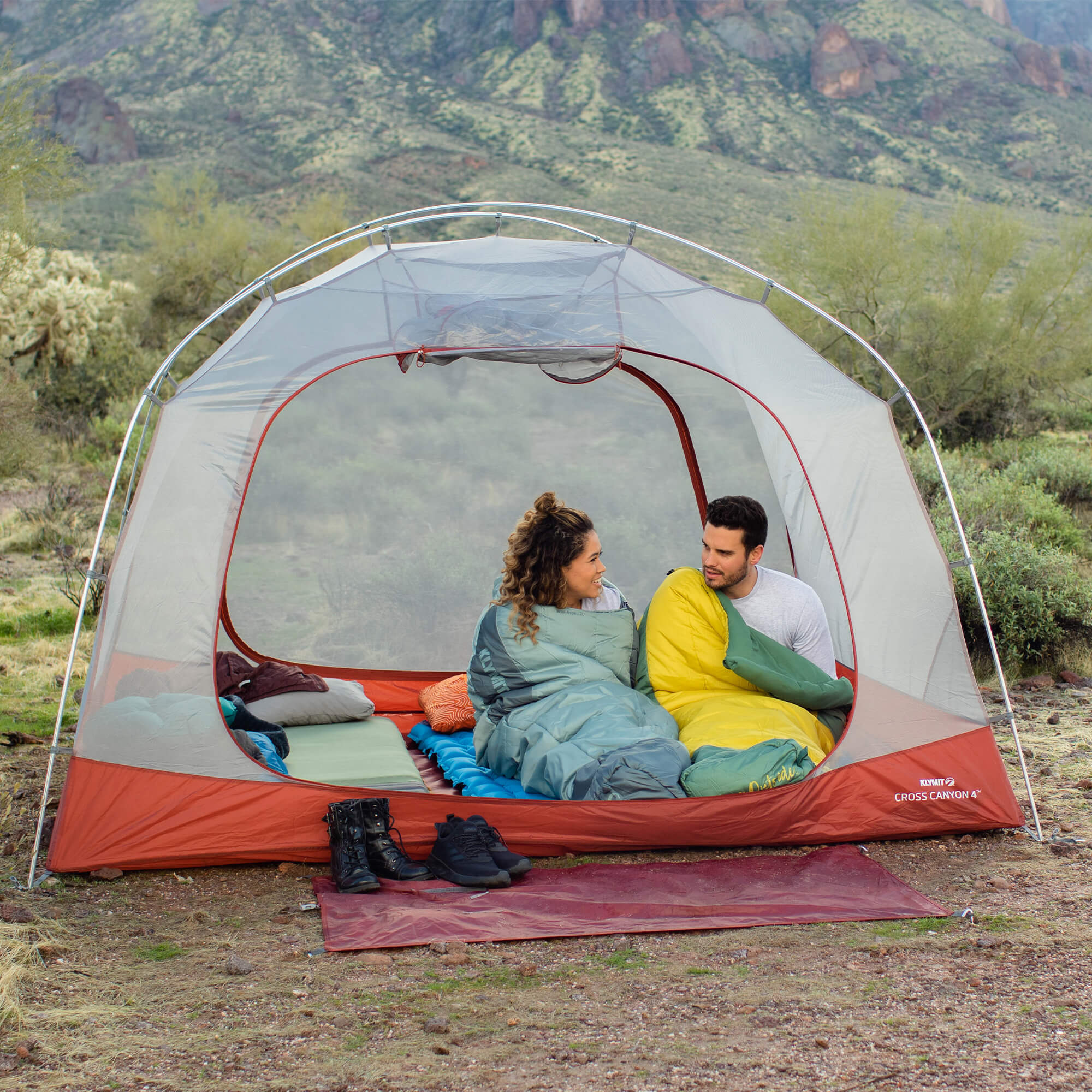 Sleeping bag in tent 2025