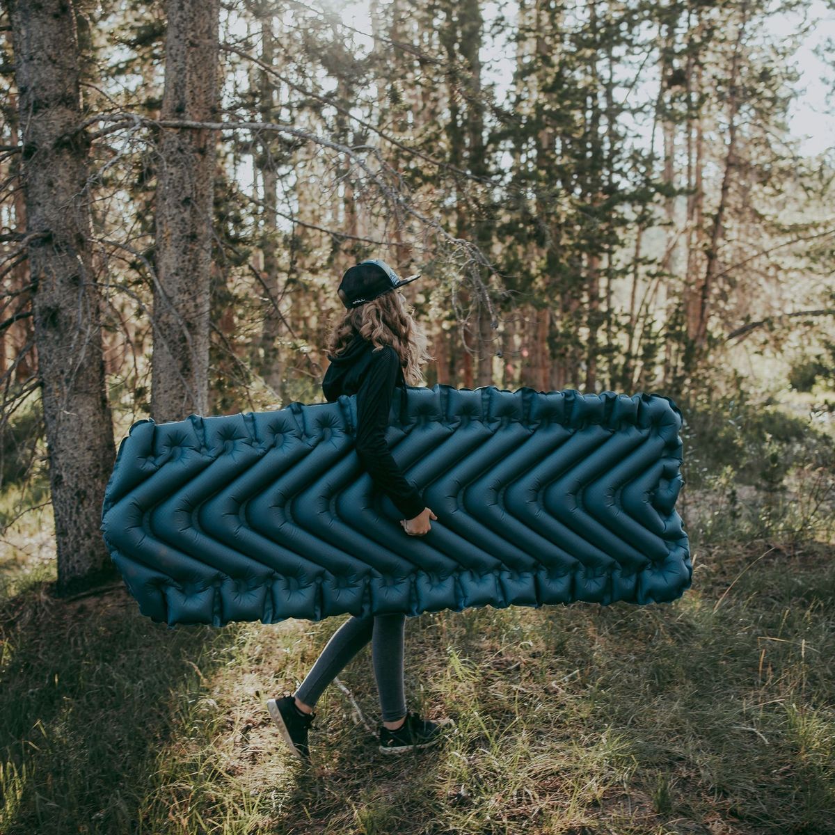 Static V Luxe SL Sleeping Pad, Blue Steel, Lifestyle Camping